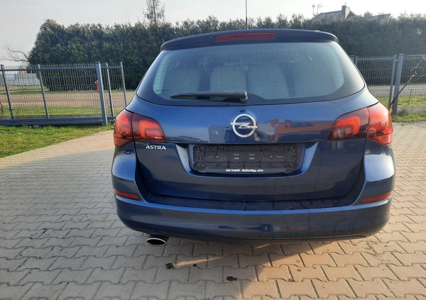 Opel Astra cena 14600 przebieg: 245723, rok produkcji 2011 z Sępopol małe 172